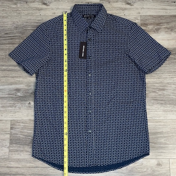 Michael Kors men’s button down In navy - Picture 5 of 8